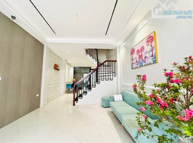 BÁC HƯNG QUÂN ĐỘI B.Á.N NHÀ NGỌC THỤY- LONG BIÊN - 7 tỷ -40M - 5 TẦNG - Ô TÔ ĐỖ CỬA- GẦN - 1