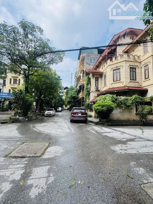 BÁN NHÀ KĐT ĐẠI KIM. NHÀ LÔ GÓC . NHÀ 4 TẦNG . DT 108M. MT 10 M . ĐẸP NHẤT KHU - 1
