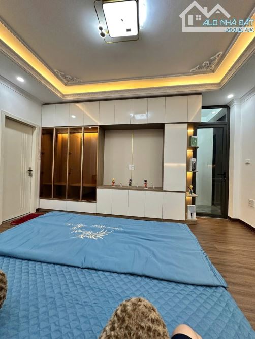 Bán Nhà Khuyến Lương Hoàng Mai – Ngõ Oto–Lô Góc–6T– 33m – 6.9 tỷ