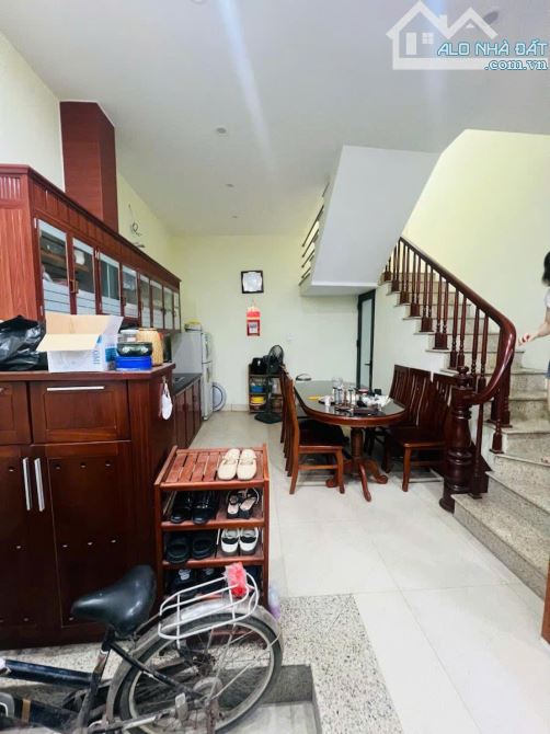 HOÀNG TĂNG BÍ - Ô TÔ ĐỖ CỬA - KINH DOANH TỐT - NGÕ THÔNG - 30M2, 5 TẦNG, MT 3,9M - 5,8 TỶ - 1