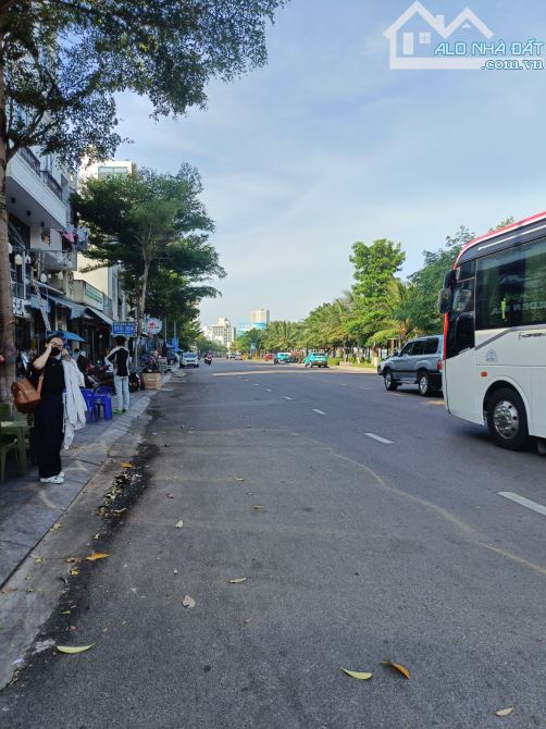 Chính chủ bán nhà lô góc đẹp nhất phố biển Quy Nhơn - 1