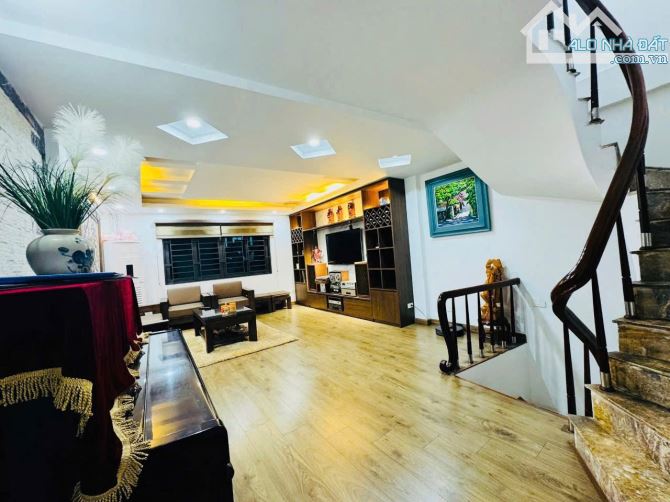 Bán nhà Chính Kinh, Thanh Xuân, 3 tầng, sổ phân lô, giá 8 tỷ, gần các trường đại học lớn - 1