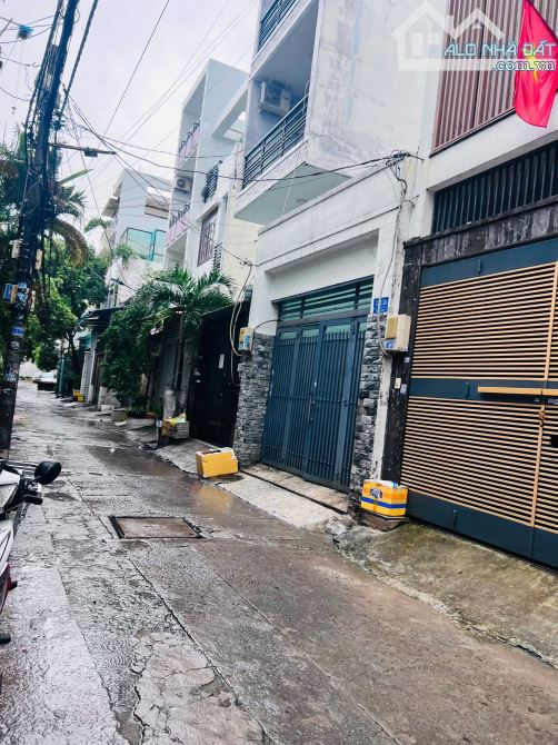 Nhà bán 3 tầng kiên cố cách đường Độc Lập 50m. hẻm xe hơi. Tân Phú, Hồ Chí Minh - 1
