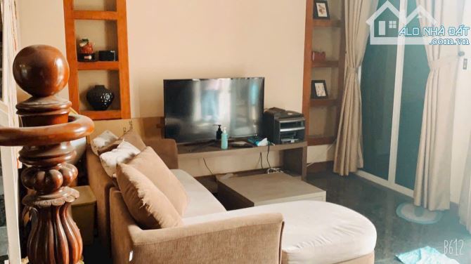 Bán Nhà Đường 2 Chiều Trần Hưng Đạo P2 Quận 5 - 9.2x20m Trệt 2 Lầu. Giá 32 tỷ - 1