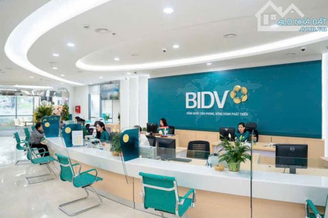 Bán nhà C4 mặt đường tỉnh 72, An Khánh, DT 238m2, đang cho bank thuê - 1
