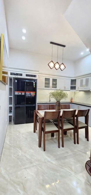 🏠 Phạm Văn Đồng, dân xây, ngõ nông, sát phố, ô tô đõ cửa, full nội thất, 33m2 chỉ 7.25 tỷ - 1