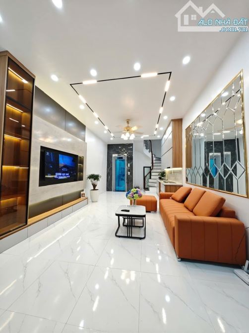 Bán nhà phố Trần Khát Chân 5 tầng thang máy, Dt 50m2, mt 5m, kinh doanh. - 1