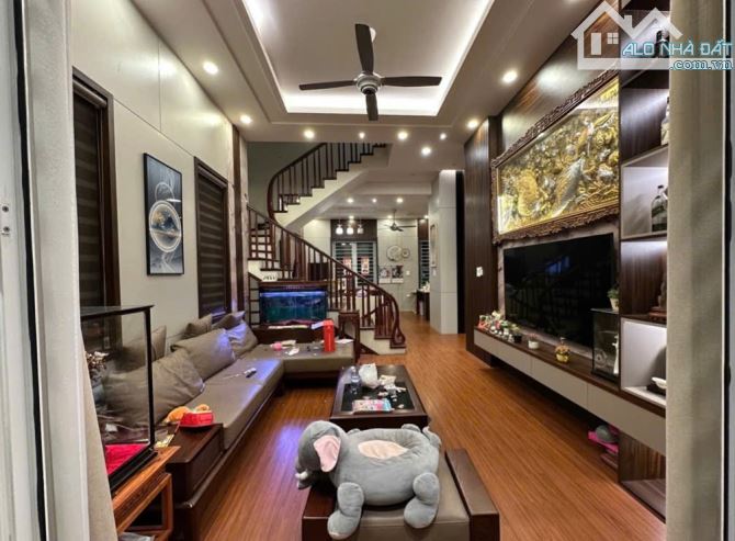 BÁN NHÀ PHỐ NHỔN – 41M² x 5T, GẦN Ô TÔ, ĐH CÔNG NGHIỆP – FULL NỘI THẤT – GIÁ 6TỶ55 - 1