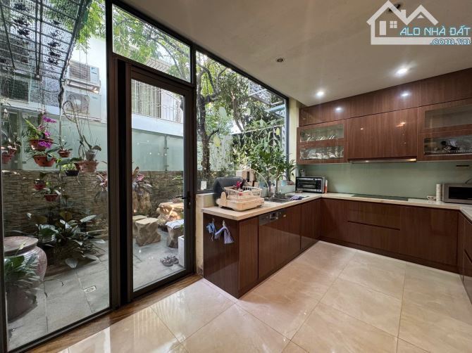 Cho thuê biệt thự Tân Triều. Diện tích 260m2, mặt tiền 15m, đủ hệ thống PCCC. Kinh doanh, - 1