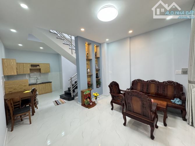 Khu Vip Tân Sơn Nhì 2 Tầng đẹp 4,5m x 10m tặng nội thất chỉ 4.55 Tỷ TL - 1