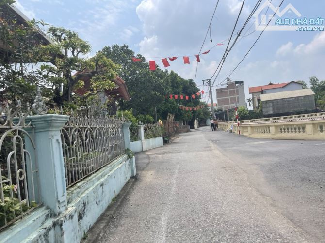 Chính chủ bán 140m đất thôn 6 Đông Dư, gần hồ chỉ 10m, mặt tiền rộng 7m làm nhà vườn tuyệt - 1