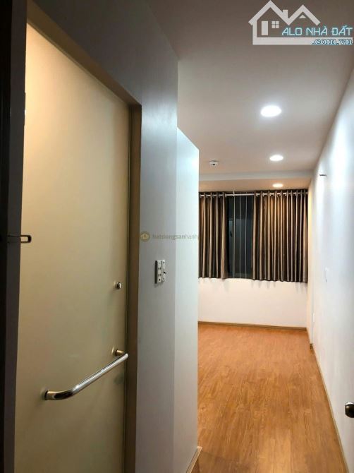 Bán nhà ngay quận 1- 6x28m 4 tầng đang khai thác phòng Dorm 100tr/th- đường Nguyễn Cửu Vân - 1