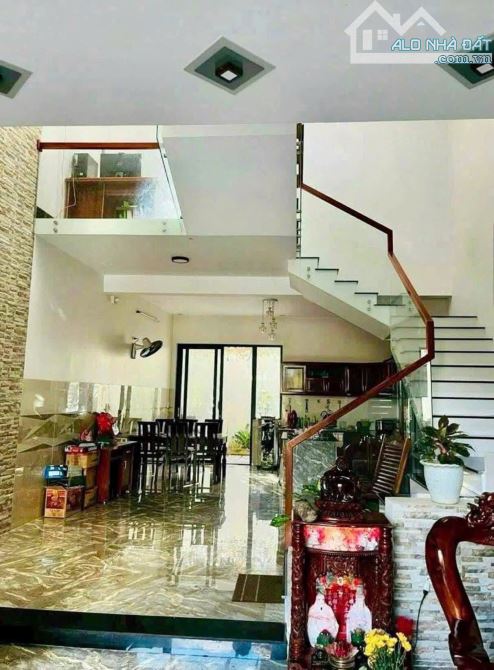 BÁN NHÀ  3 TẦNG 6x24 HẺM OTO LÊ QUÍ ĐÔN NGAY TRUNG  TÂM TP QUẢNG NGÃI - 1