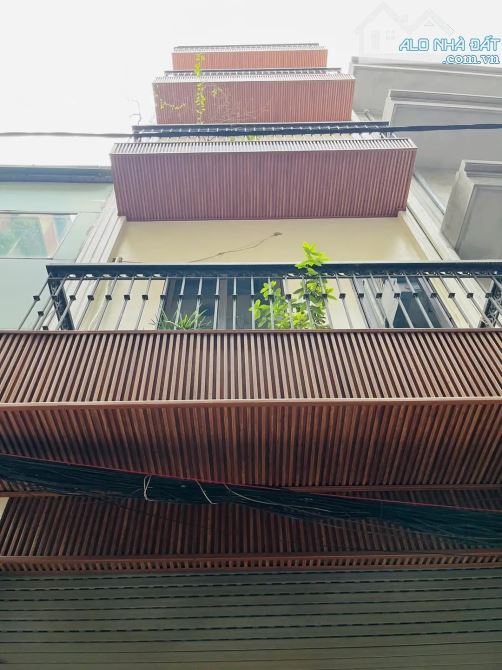 BÁN NHÀ MẶT NGÕ PHỐ NGUYỄN VĂN CỪ LONG BIÊN 17 TỶ 80M2 MT 5M 6T THANG MÁY TÔ TRÁNH KINH DO - 1