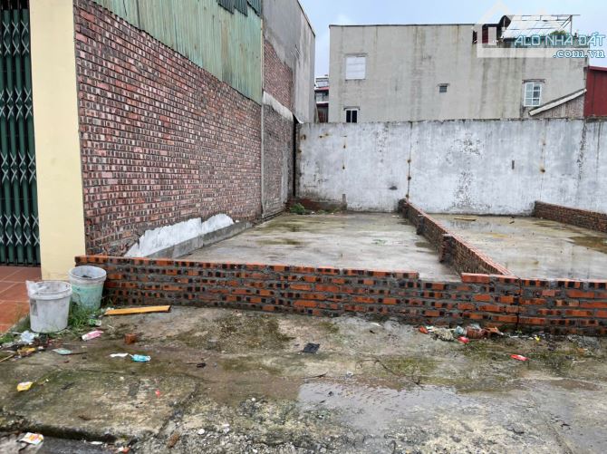 Hiếm! 3tỷ5 đất trục chính kinh doanh, ô tô tránh, không lỗi, hàng xóm giàu có - 1