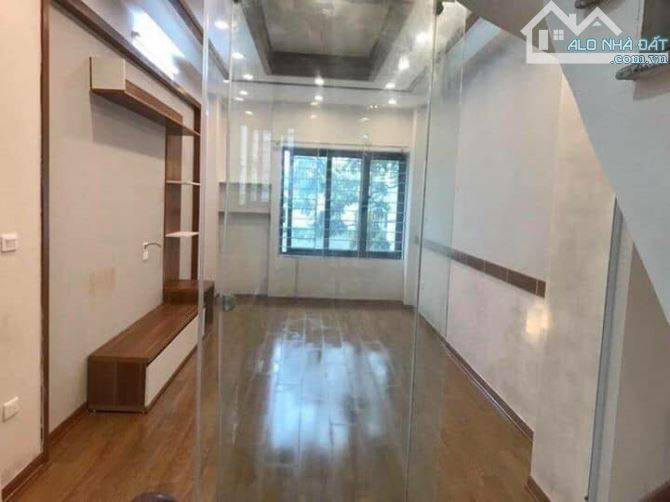 Bán nhà 5 tầng lô góc Cự Lộc, Thanh Xuân 42m², MT 5m – KD tốt, gần phố, ô tô – giá 8.9 tỷ - 1