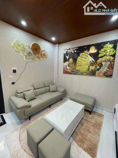 Bán nhà Bồ Đề 10M Ô TÔ -  FULL NỘI THẤT  30m2, 3T, MT5m giá 2.85 tỷ. - 1