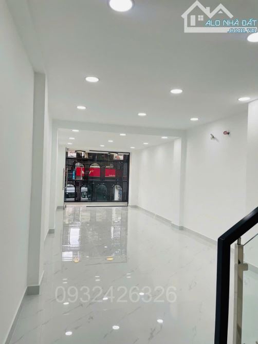 Cần bán nhà mặt tiền KD  đường An Dương Vương. DT: 3.5*12M. KC 3 tầng, Chỉ: 17.5 tỷ - 1