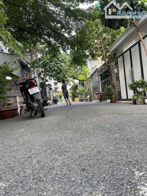 BÁN NHÀ 155M2, 2 TẦNG GÍA 6,8 TỶ HXT RA DƯƠNG THỊ MƯỜI, Q12. - 1