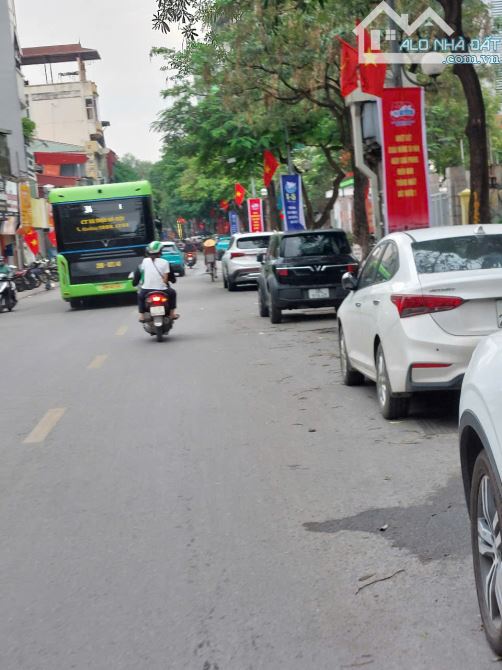 Bán đất phố Nguyễn Sơn Trung tâm quận Long Biên hơn 50m2- mặt tiền 4.5m- giá 10 tỷ nhỉnh - 1