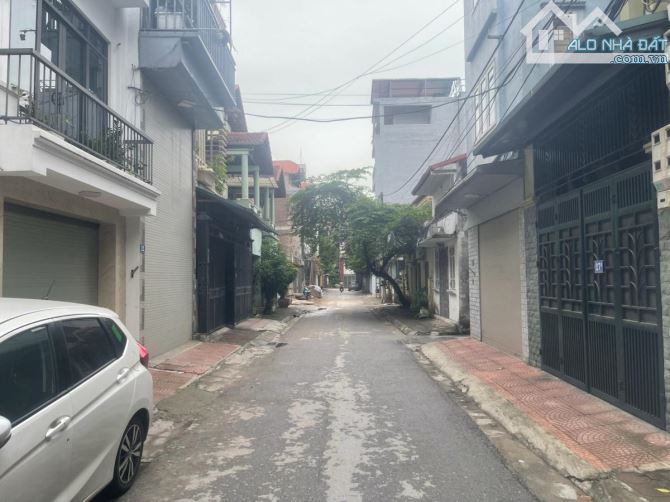 BÁN ĐẤT TẶNG NHÀ PHÂN LÔ PHỐ NGUYỄN SƠN LONG BIÊN 25 TỶ 110M2 MT 8M 3T VỈA HÈ Ô TÔ TRÁNH K - 1