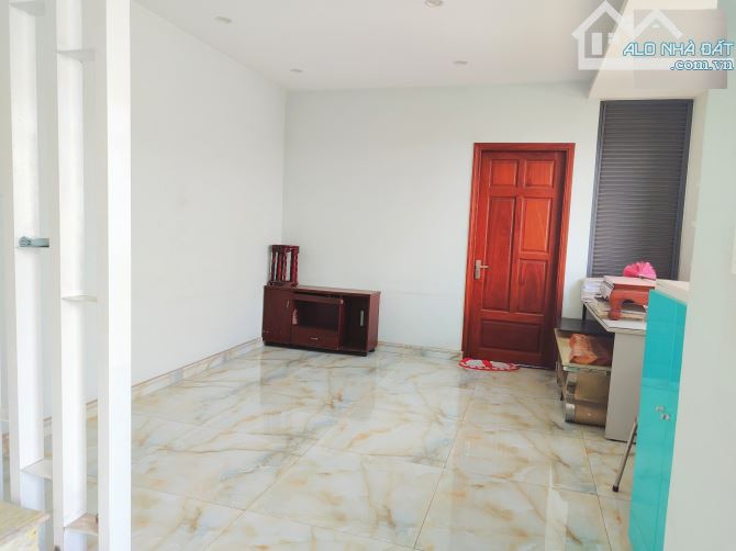 Bán nhà biệt thự Quận 2 đường Nguyễn Duy Trinh khu Đông Thủ Thiêm gần chợ (192m2) 28 tỷ - 1
