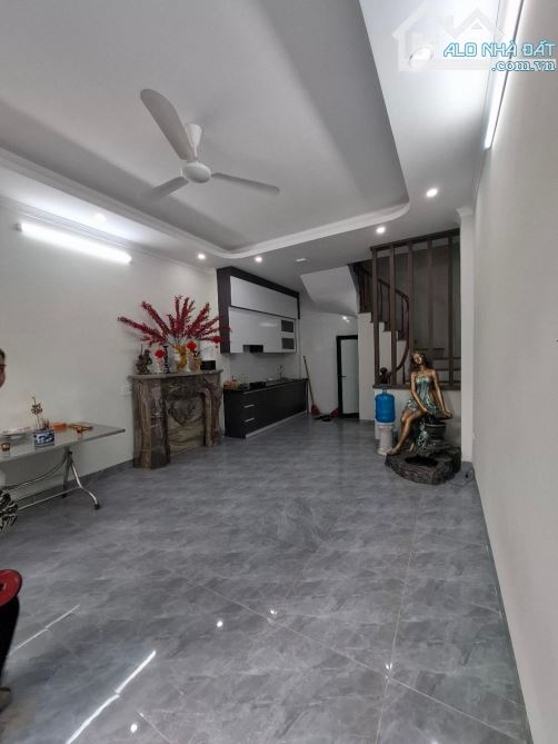 Bán nhà Đại Cát, Bắc Từ Liêm, 34m2, 5 tầng, mặt tiền 4.6m, giá 5.8 tỷ - 17