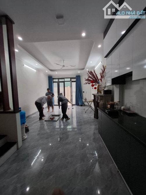 Bán nhà Đại Cát, Bắc Từ Liêm, 34m2, 5 tầng, mặt tiền 4.6m, giá 5.8 tỷ - 18