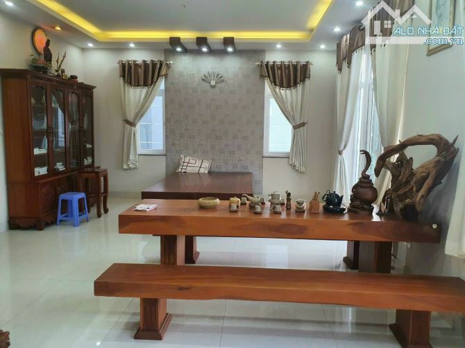 Bán Biệt Thự KDC 6B- 12.5M X 20M - 250M.2- 1 Hầm + 3 Lầu - 6PN -  Đường Phạm Hùng Nói Dày - 21