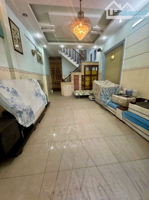 MT  ĐẶNG THÚC VỊNH Nối Dài LÊ THỊ HÀ Cắt TÔ KÝ - NHà 2 Tầng - DT: 230m2 - Nhỉnh 10 Tỷ. - 2