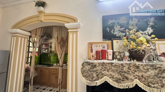 HIẾM ĐẸP! BÁN NHÀ CẦU GIẤY – LÔ GÓC 3 MẶT THOÁNG – GARA Ô TÔ – PHÂN LÔ VIP – 23 TỶ - 2