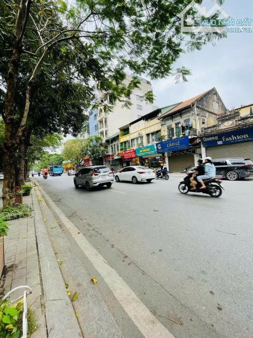 BÁN NHÀ MẶT PHỐ NGUYỄN THÁI HỌC, 220M2 SỔ ĐỎ 1 CHỦ, MẶT PHỐ BA ĐÌNH GIÁ CỰC HIẾM ĐẸP - 2