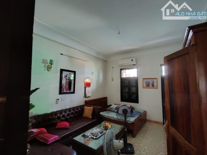 Bán nhà phố Bắc Cầu 3 Long Biên 36m²-3 tầng-4.5 tỷ, dân xây, gần ô tô tránh - 2