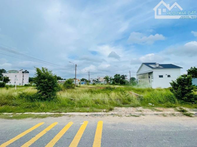 CHỦ NỢ DÍ ĐẾN CỬA BÁN GẤP LÔ ĐẤT KHỦNG 369M² CHỈ 650TR MẶT TIỀN ĐƯỜNG LIỄU BÌNH HƯƠNG - 2