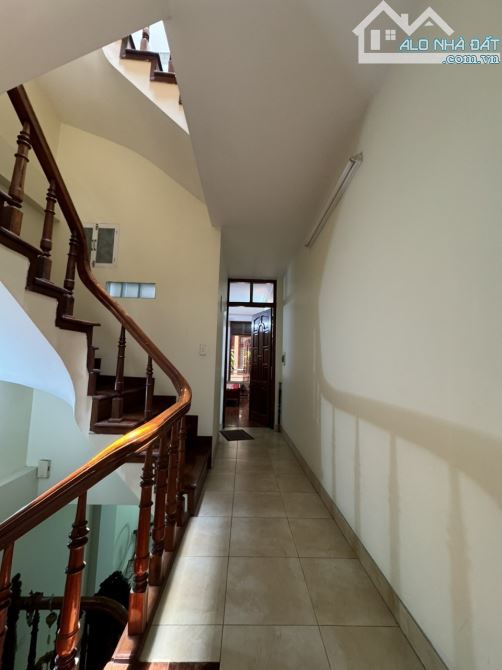 Bán nhà Nguyễn Viết Xuân, Thanh Xuân, diện tích rộng, mặt ngõ thông, ô tô tránh - 2