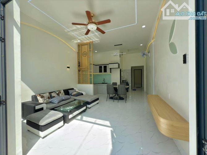 Bán gấp căn nhà cấp 4, xã Tân Phú Trung, 85m2, SHR, Giá 1 tỷ 200. - 2