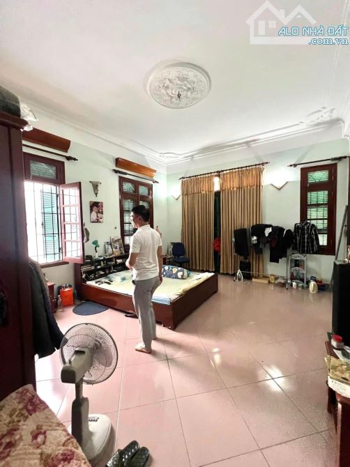Bán nhà ngõ 215 Định Công Thượng, 80m2, ô tô tránh, 17.5 tỷ - 2