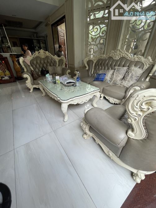 Biệt Thự Lô Góc 2 MT 126m2 - Nguyễn Sơn Quận Tân Phú - 18,5 Tỷ TL Mạnh. - 2