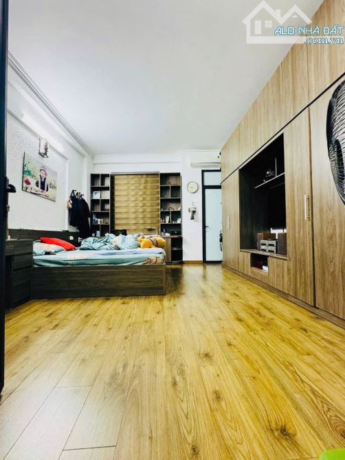 Bán nhà Chính Kinh, Thanh Xuân, 3 tầng, sổ phân lô, giá 8 tỷ, gần các trường đại học lớn - 2