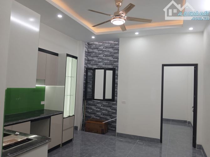 Bán nhà mặt đường nhánh Nguyễn Văn Cừ khu Đồng Quýt nhà đẹp - 2