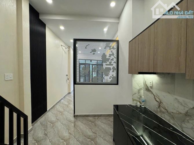 BÁN NHÀ 2 MẶT HẺM, SẴN 3 PHÒNG TRỌ, THU NHẬP 9 TRIỆU/THÁNG - CHỈ 5.X TỶ - 2