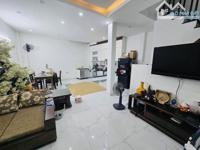 NHÀ MỄ TRÌ NAM TỪ LIÊM 51m 11TỶ 5 TẦNG MT 4m. NGÕ THÔNG RỘNG. NHÀ ĐẸP Ở NGAY. - 2