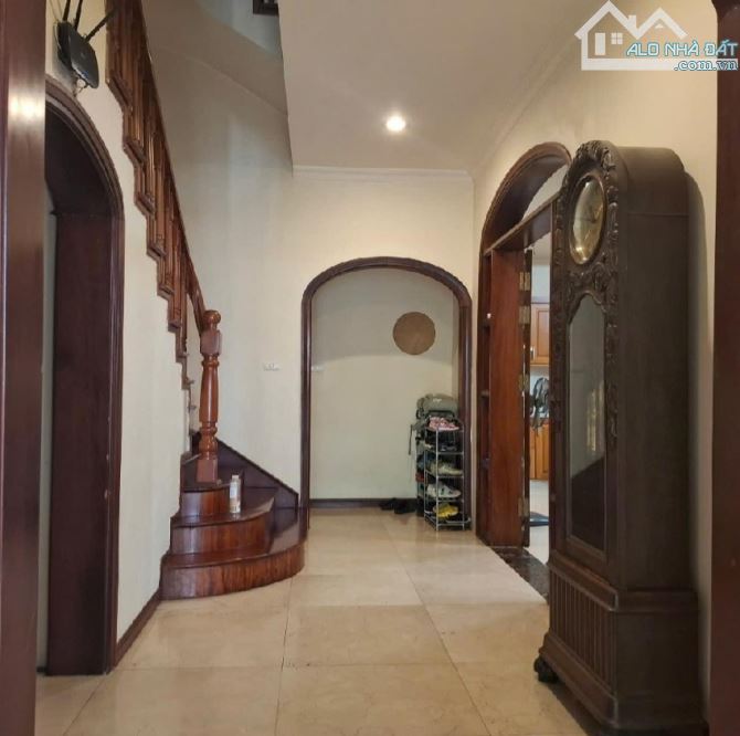 132.x Tỷ/ 236 M2/ 30 M tiền / Lô Góc Phân Lô Vỉa hè. TRẦN thái Tông - 2
