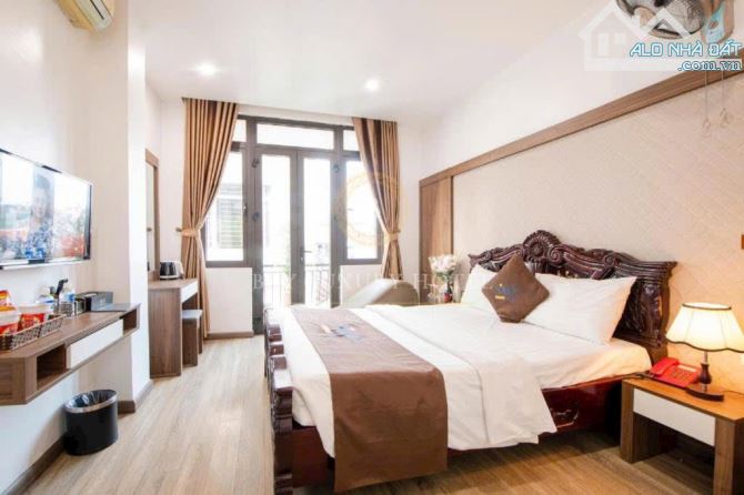 Bán khách sạn phố cổ trung tâm Hoàn kiếm 170m 8T MT 8,4m 159 tỷ dòng tiền 1,2 tỷ - 2