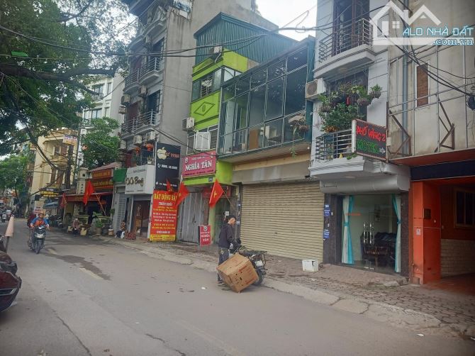 MẶT PHỐ NGUYỄN ĐÌNH HOÀN - KINH DOANH TẤP NẬP - VỈA HÈ– 2THOÁNG TRUÓC SAU 133M 35,2 TỶ - 2