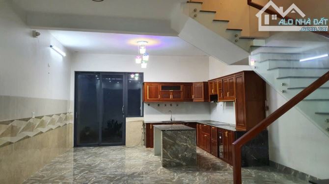 BÁN NHÀ  3 TẦNG 6x24 HẺM OTO LÊ QUÍ ĐÔN NGAY TRUNG  TÂM TP QUẢNG NGÃI - 2