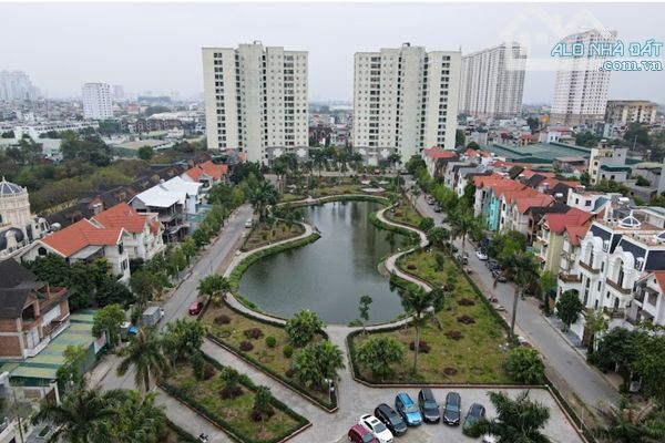Bán BT KĐT mới Cầu Bưu - 360m2 - Sổ đỏ cầm tay - 65 tỷ - 2