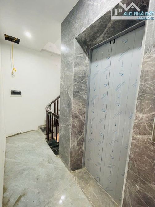 Bán nhà Láng Hạ, lô góc, 20m ô tô tránh, thang máy xịn sò, 40m2, 5 tầng, giá 9.9 tỷ - 2