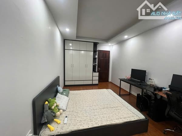 BÁN NHÀ PHƯỜNG LONG BIÊN  35m 5 TẦNG  FULL NỘI THẤT  Ô TÔ  GIÁ 5.2 TỶ GẦN TTTM AEON - 2