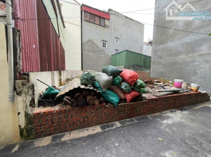 2tỷ5, bán đất Thuỵ Lâm Đông Anh, ô tô 5 chỗ đỗ, gần đường gom cao tốc Hà Nội Thái Nguyên - 2
